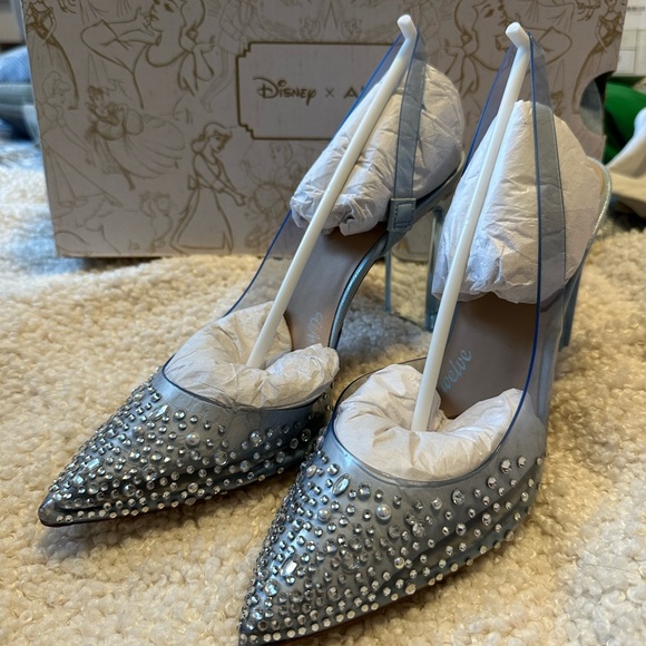 Disney x Aldo heels - Picture 7 of 7